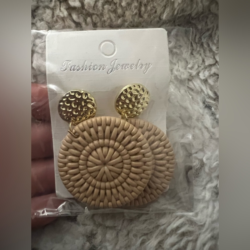 Fashion jewelry earrings